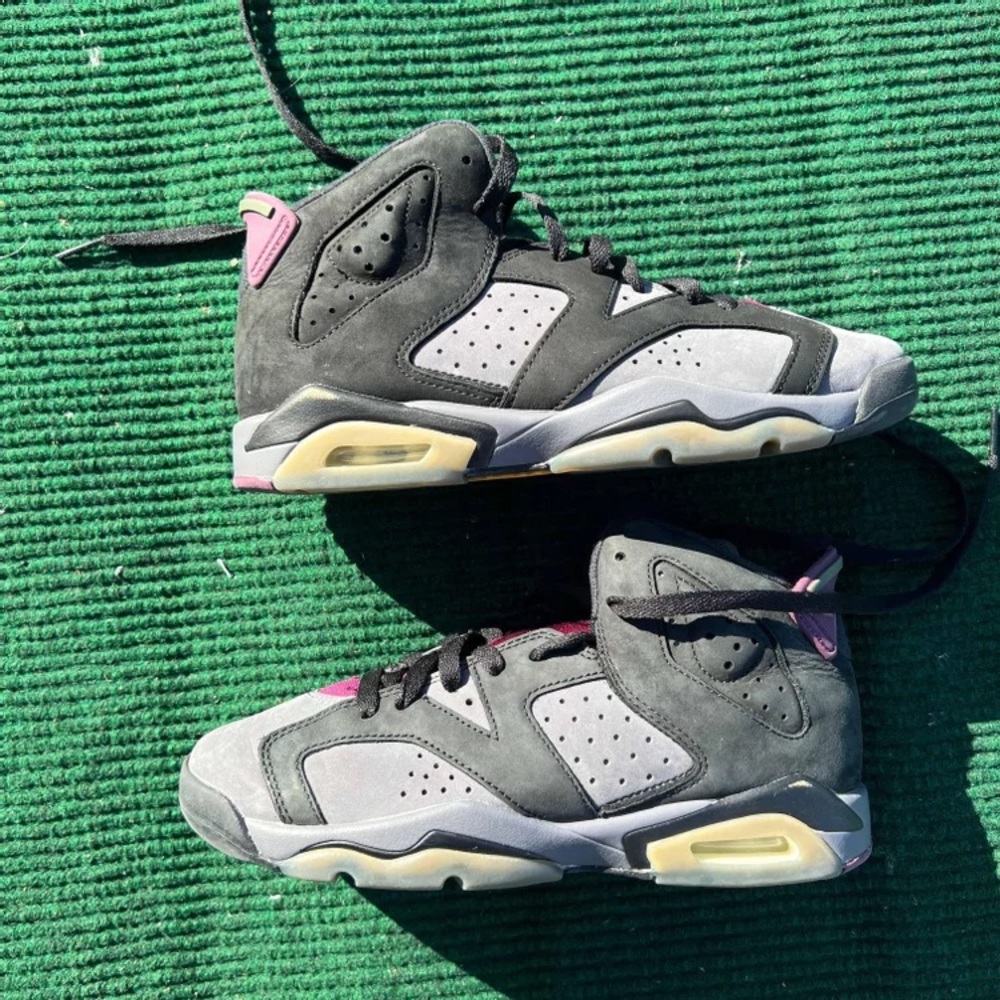 Air Jordan 6 Retro GS 'Bordeaux' Size 6.5y Women’s Size 8